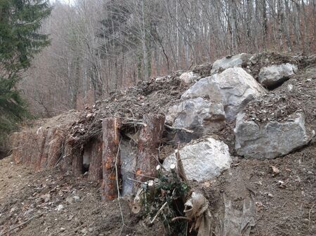 Odstranjen plaz, obnovljena cesta (1)